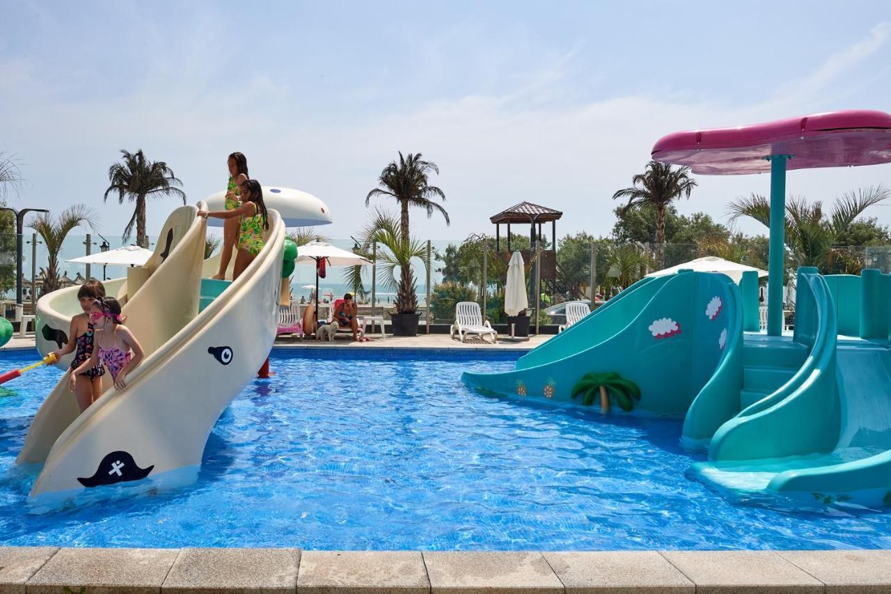 Coral Aparthotel Pool & Spa Mamaia Nord Navodari Ngoại thất bức ảnh